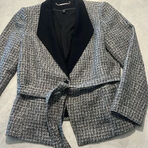 White House, black market Blazer coat jacket, one button with a belted tie